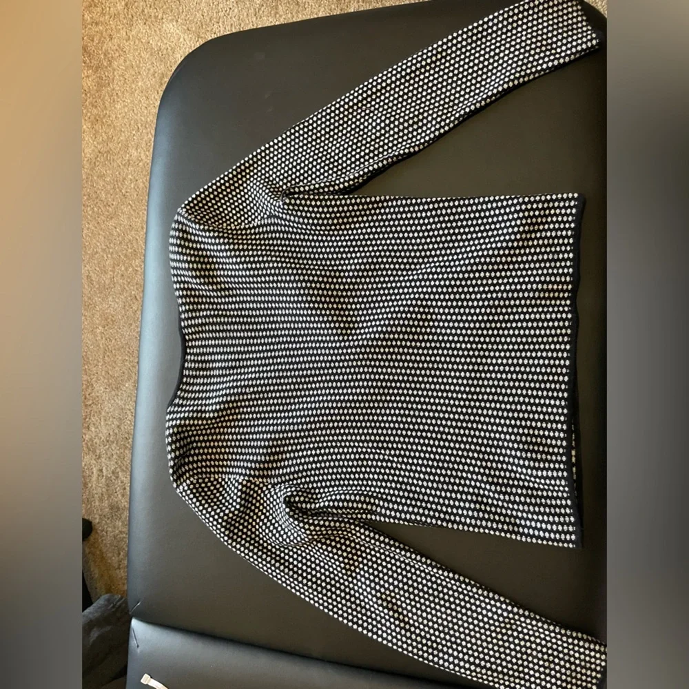 S Black and White-Patterned Knit Cardigan w/ Reversible Pattern - Picture 7 of 8